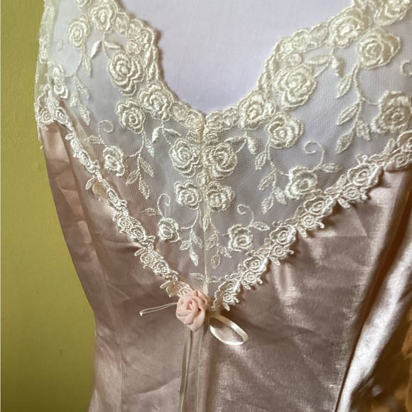 California Dynasty NWT Pretty Champagne Robe & Gown Set with Ivory Lace Size M - Picture 9 of 16